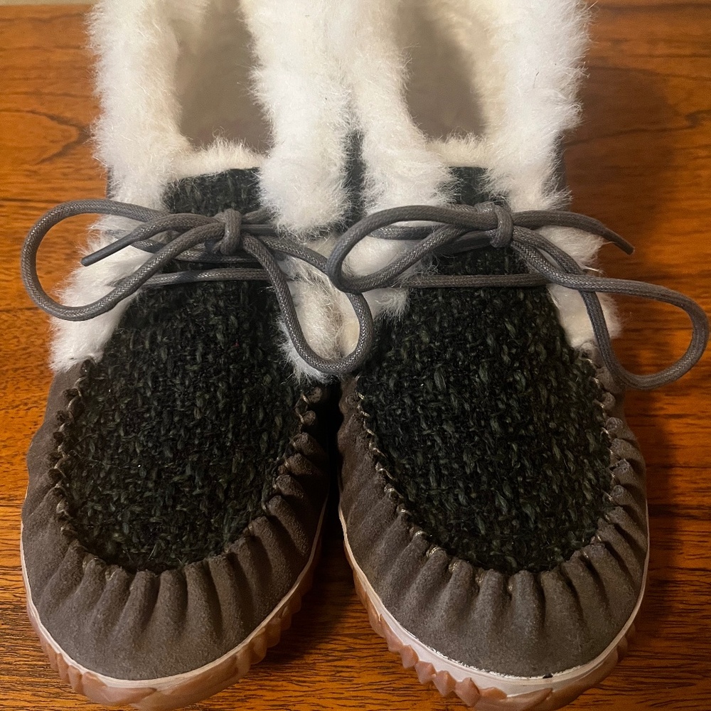 Sorel Out N About Moccasin Slipper- Size 8 - Picture 7 of 8